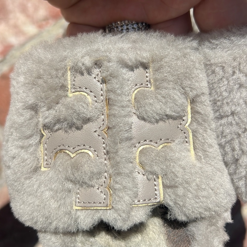 Cozy Gray Fuzzy Slide Sandals - Picture 15 of 16